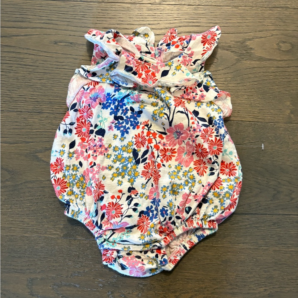 Old navy floral baby shorts romper 6-9M NWT ret $52
